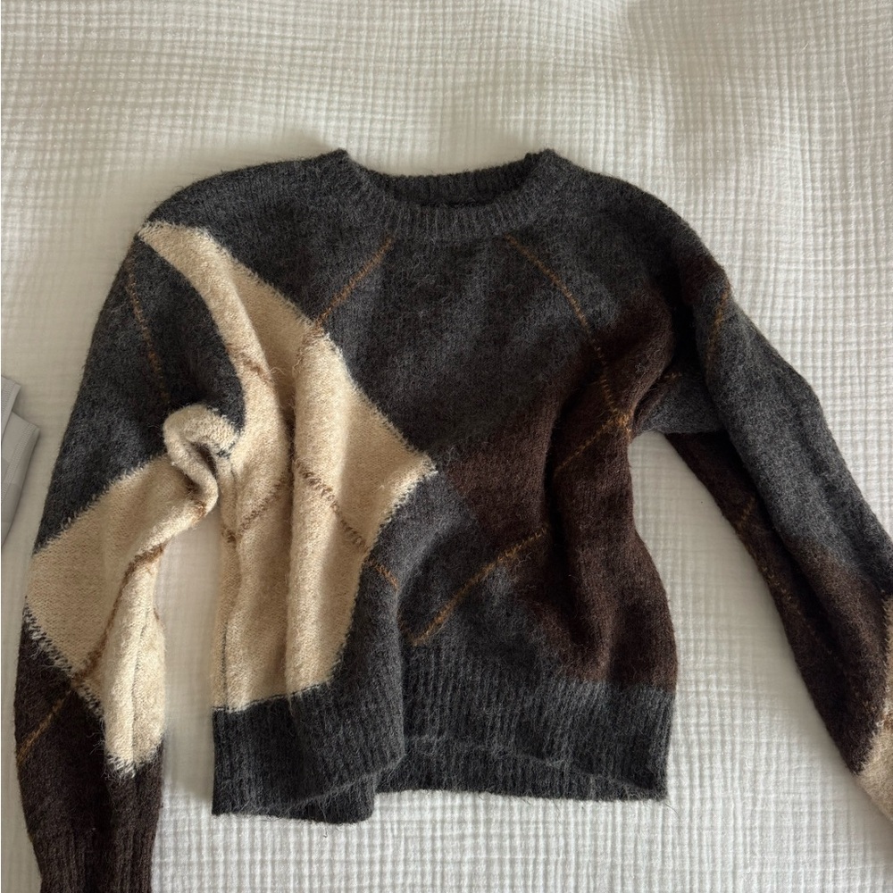 Etiquette Boutique Cozy Crew Neck Sweater - Gray, Cream, and Brown